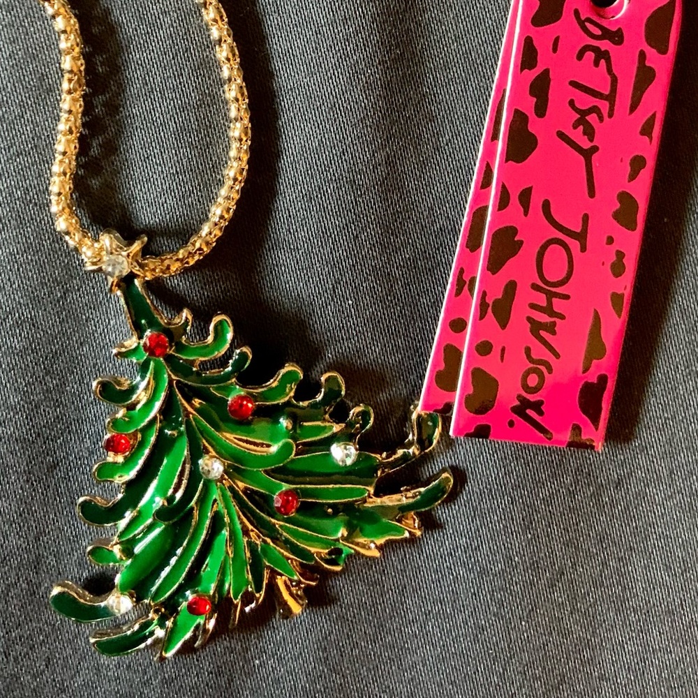 BJ green 1” Christmas tree.  Length 12” from back of neck. Great for Christmas.